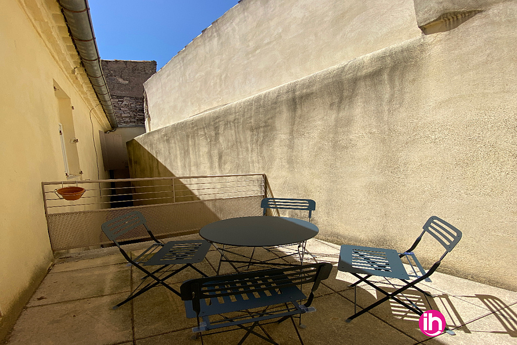 terrasse avec mobilier