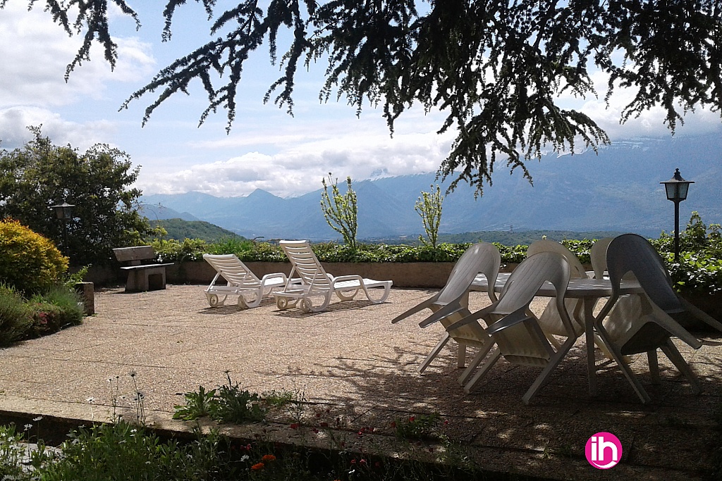 Terrasse privée, vue sur les montagnes