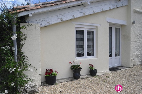 Location de meublé : BLAYAIS, La Petite Grange, maison de plain-pied au calme 3 chambres, à LORIGNAC