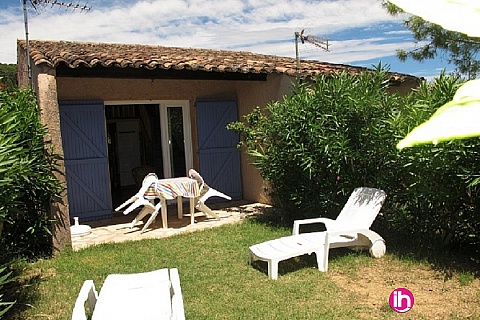 Location de meublé : Gite, piscine, animaux admis, parking, piscine, proche commerces