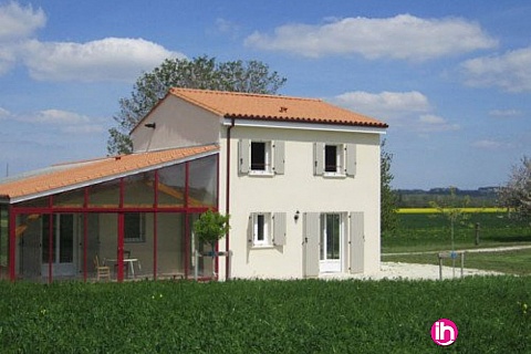 Location de meublé : BLAYAIS ,maison 2 chambres ,FONTAINES D'OZILLAC