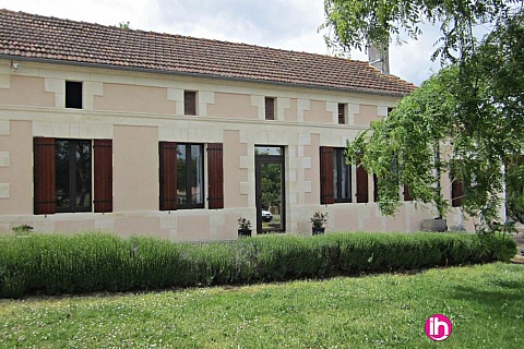 Location de meublé : BLAYAIS ,maison au cœur des vignes ,MARCILLAC