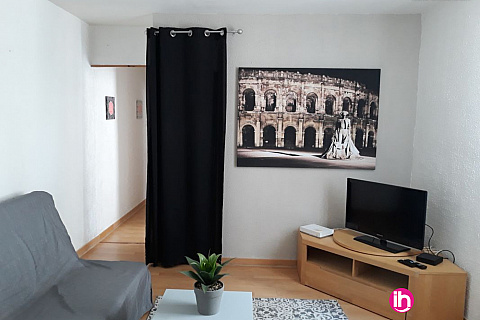 Location de meublé : NIMES ,appartement 2 chambres hyper centre,avec 1 parking
