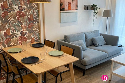 Location de meublé : MINES, maison 2 chs sur les hauteurs de NIMES