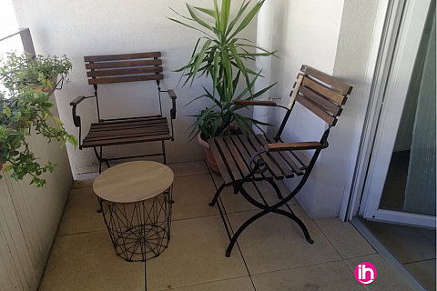 Location de meublé : NIMES, appartement 2 chs avec parking centre ,NIMES