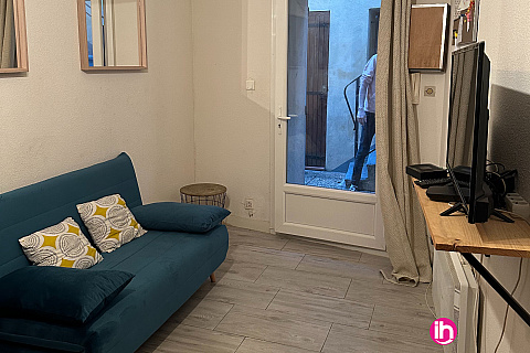 Location de meublé : NIMES,appartement T2 centre de ,NIMES
