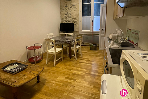 Location de meublé : NIMES , appartement centre 1 ch,NIMES