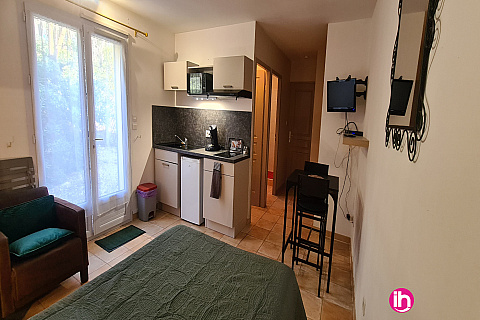 Location de meublé : TRICASTIN petit appartement 2 personnes, aventurine-Saint-Paul-Trois-Châteaux