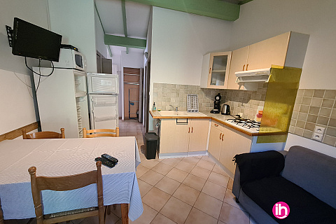 Location pour salarié en déplacement de meublé : TRICASTIN petit appartement 4 personnes - 2 chambres, Saint-Paul-Trois-Châteaux