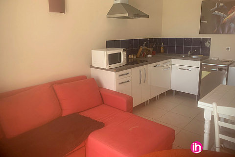 Location de meublé : CRUAS : appartement 2 personnes-calme avec terrasse - 2 chambres, Aubignas