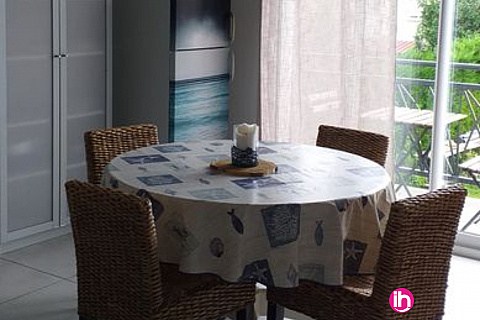 Location de meublé : PAUILLAC ,maison 2 chs , SAINT LAURENT MEDOC