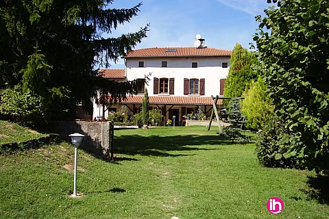 Location de meublé : Villa 6 chambres - Bougé Chambalud
