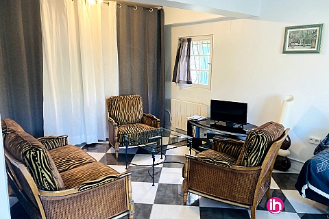 Location de meublé : MORET-SUR-LOING : appartement 5 personnes - 2 chambres, Moret-sur-Loing