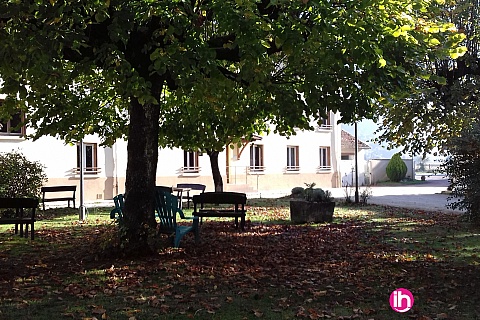 Location de meublé : BUGEY Chambre S2 avec salle d'eau privative VILLEBOIS