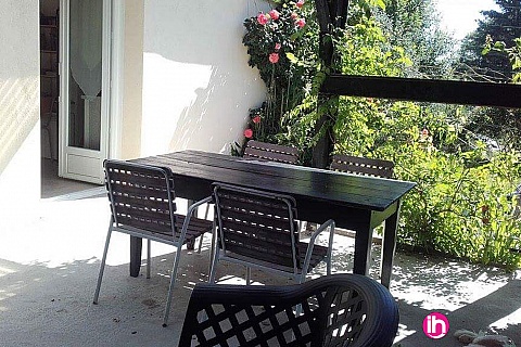 Location de meublé : LIMOGES , Appartement noir et anis à Compreignac